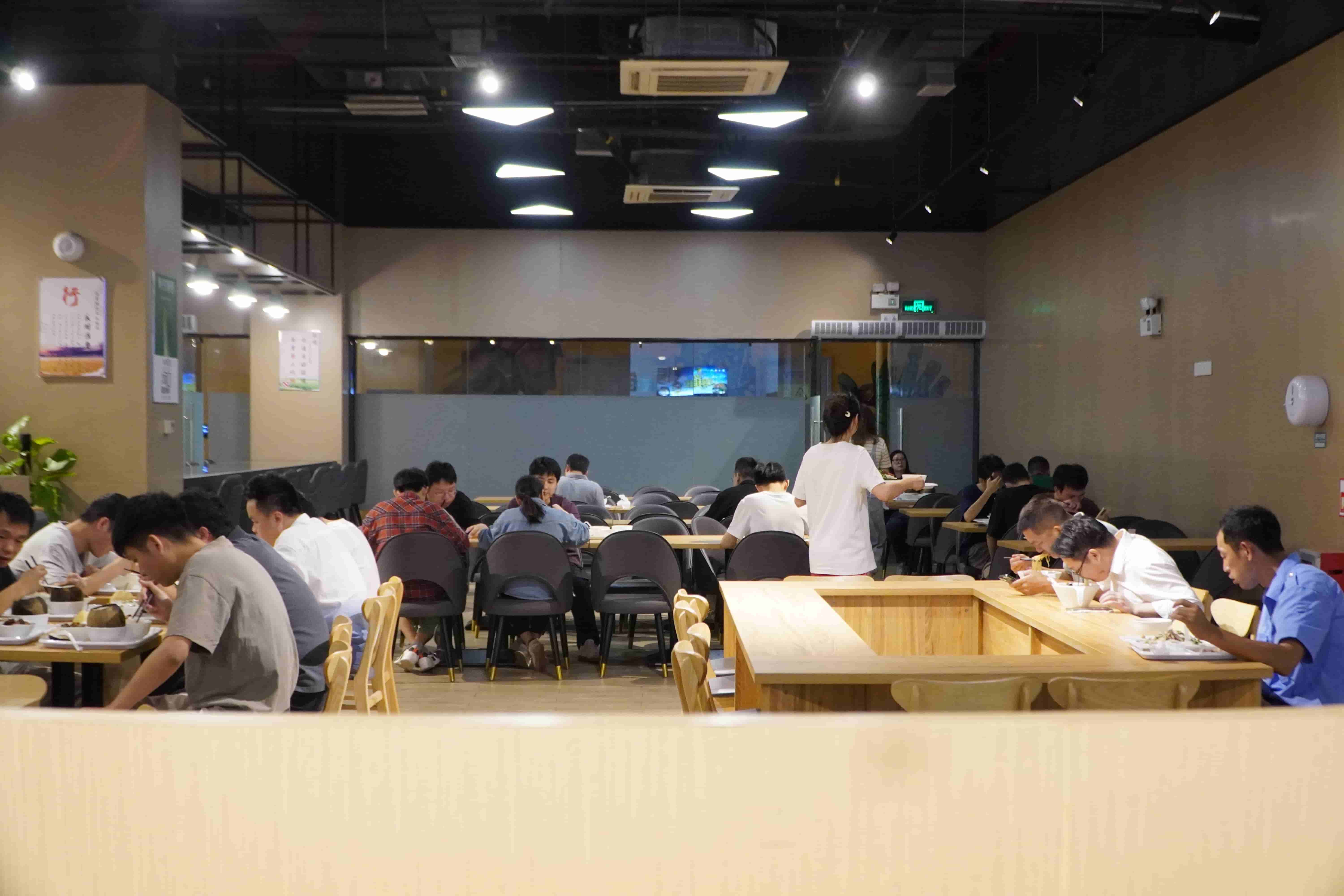 食堂安全員 食堂安全員
